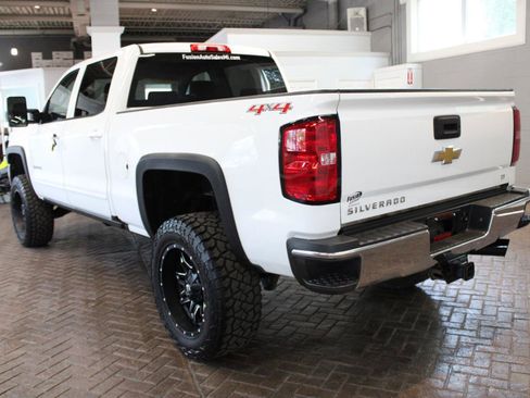 Used 2017 Chevrolet Silverado 2500 LT AWD/4WD image 5