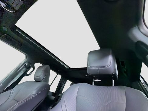 Used 2025 Lexus GX 550 w/ Cold Area Package image 15