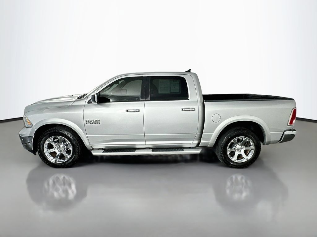 Used 2018 RAM 1500 Laramie w/ Convenience Group AWD/4WD image 4