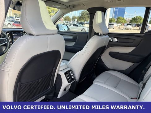 Certified 2023 Volvo XC40 B4 Plus image 30