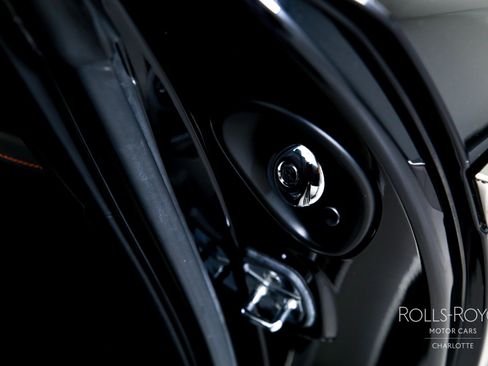 Used 2019 Rolls-Royce Dawn RWD image 26