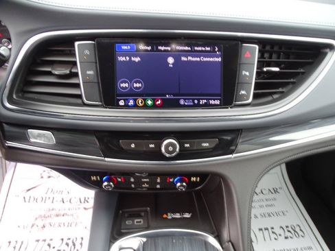 Used 2022 Buick Enclave AWD Essence w/ Sport Touring Edition image 20