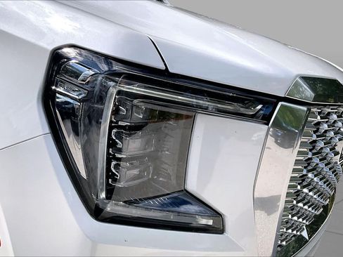 Used 2024 GMC Yukon XL Denali AWD/4WD image 28