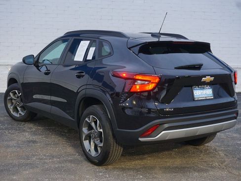 Certified 2024 Chevrolet Trax LT w/ LT Convenience Package image 7