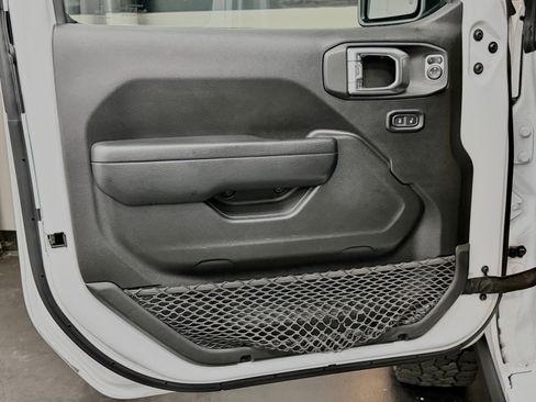 Used 2022 Jeep Gladiator Rubicon w/ Trailer Tow Package image 21