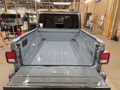 New 2026 Jeep Gladiator Sport image 18