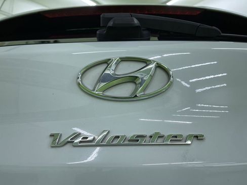 Used 2020 Hyundai Veloster Turbo image 13