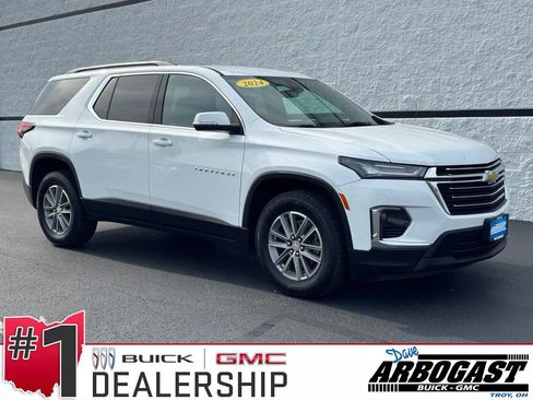 Used 2024 Chevrolet Traverse LT AWD/4WD image 1