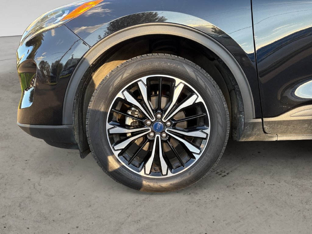 Certified 2022 Ford Escape SEL w/ SEL Stealth AWD Package image 9