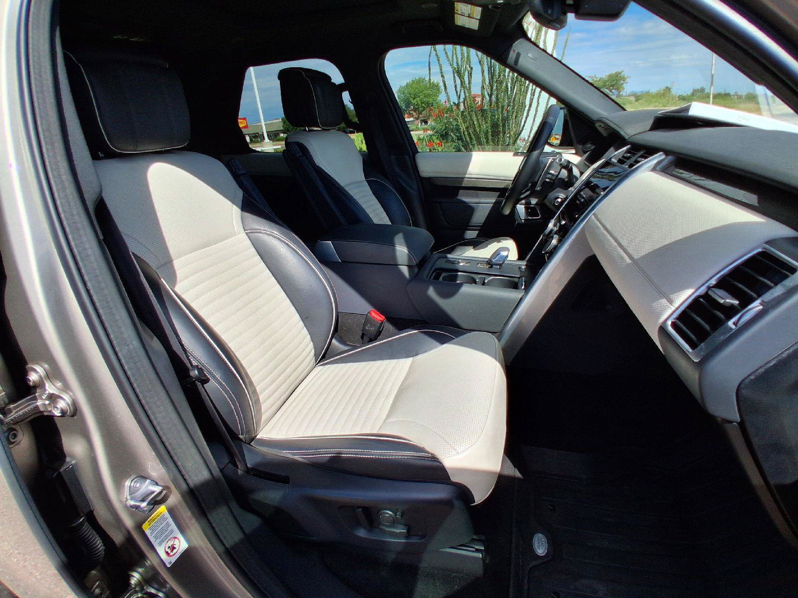 Used 2021 Land Rover Discovery HSE R-Dynamic AWD/4WD image 32