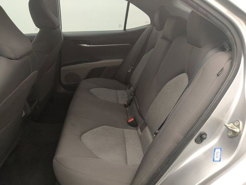 Used 2019 Toyota Camry LE image 18