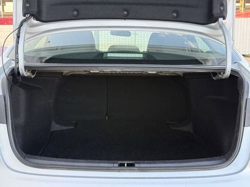 Used 2024 Toyota Corolla LE image 31