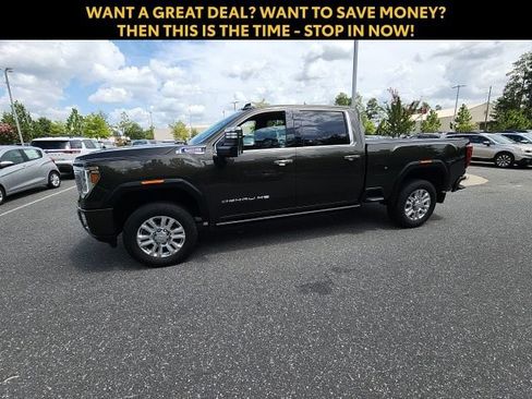 Used 2022 GMC Sierra 3500 Denali w/ Denali Ultimate Package AWD/4WD image 8
