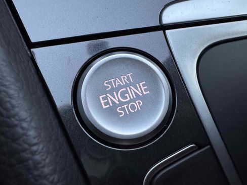 Used 2017 Volkswagen e-Golf SEL Premium w/ Driver Assistance Package image 26