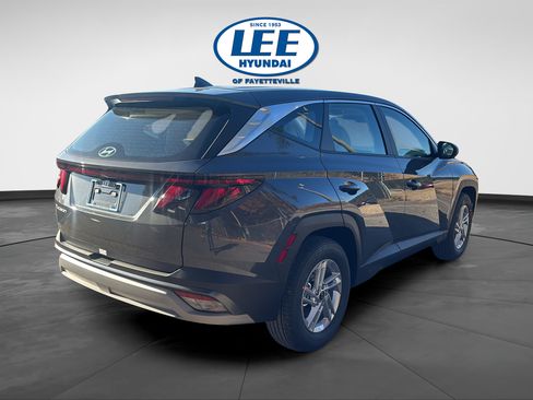 Certified 2026 Hyundai Tucson SE FWD image 3