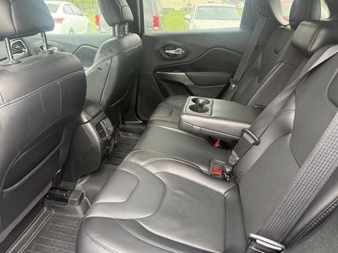 Used 2019 Jeep Cherokee Limited AWD/4WD image 25