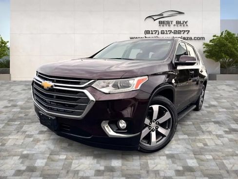 Used 2019 Chevrolet Traverse LT w/ LT Premium Package FWD image 3