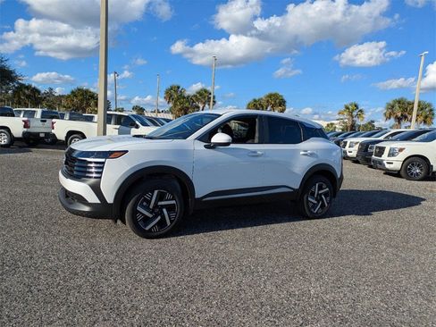 New 2025 Nissan Kicks SV w/ Charging Package image 8