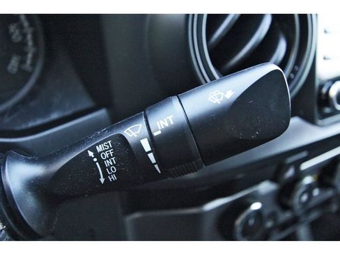 Used 2020 Toyota Tacoma SR image 20