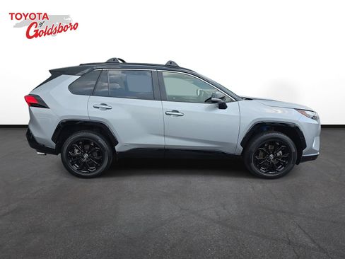 Used 2025 Toyota RAV4 XSE AWD/4WD image 4