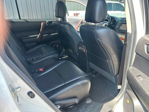 Used 2012 Toyota Highlander Limited w/ Tow Pkg AWD/4WD image 31