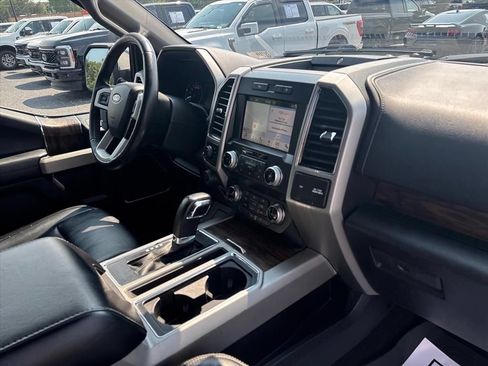 Used 2019 Ford F150 Lariat w/ Equipment Group 502A Luxury AWD/4WD image 13