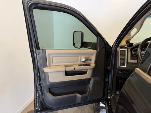 Used 2010 Dodge Ram 2500 Truck SLT w/ Technology Group AWD/4WD image 9