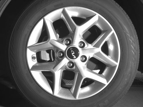 Used 2025 Kia Soul LX w/ LX Technology Package FWD image 12