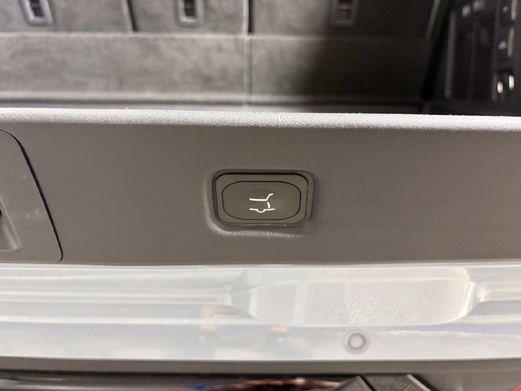 Used 2025 Ford Expedition Tremor AWD/4WD image 35