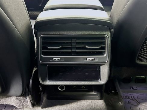 Used 2023 Audi Q8 Premium Plus w/ Premium Plus Package image 31