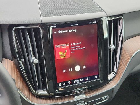 Certified 2023 Volvo XC60 B5 Plus w/ Climate Package image 17