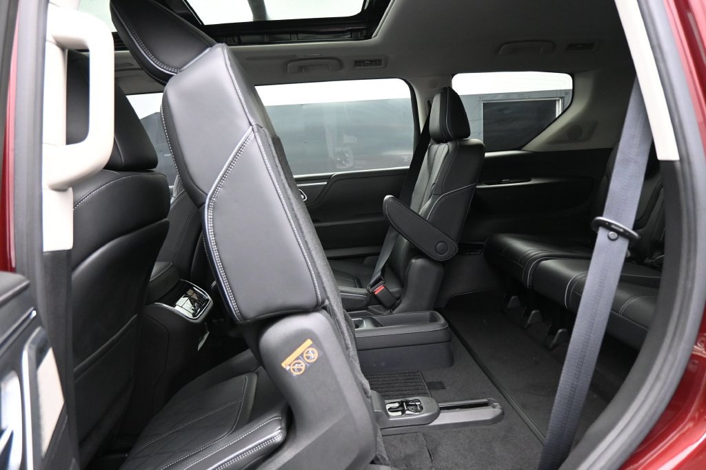 Used 2025 INFINITI QX80 Sensory w/ Exterior Package AWD/4WD image 30