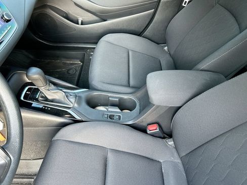 Used 2024 Toyota Corolla LE FWD image 27