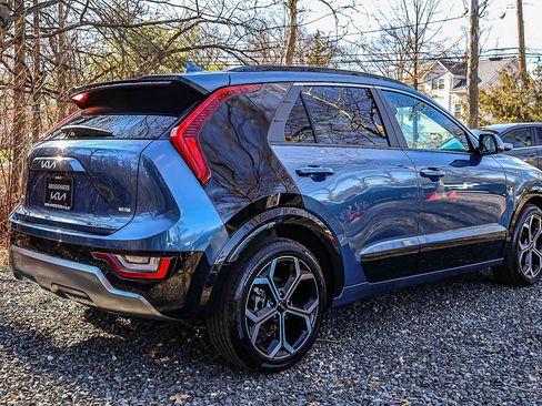 Certified 2025 Kia Niro SX Touring image 6