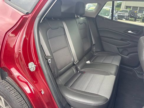 Used 2025 Chevrolet Trax LT FWD image 16