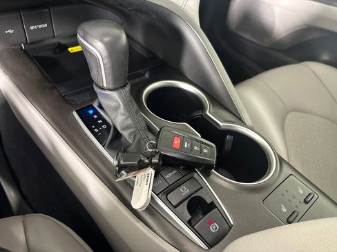 Used 2023 Toyota Camry XLE FWD image 19