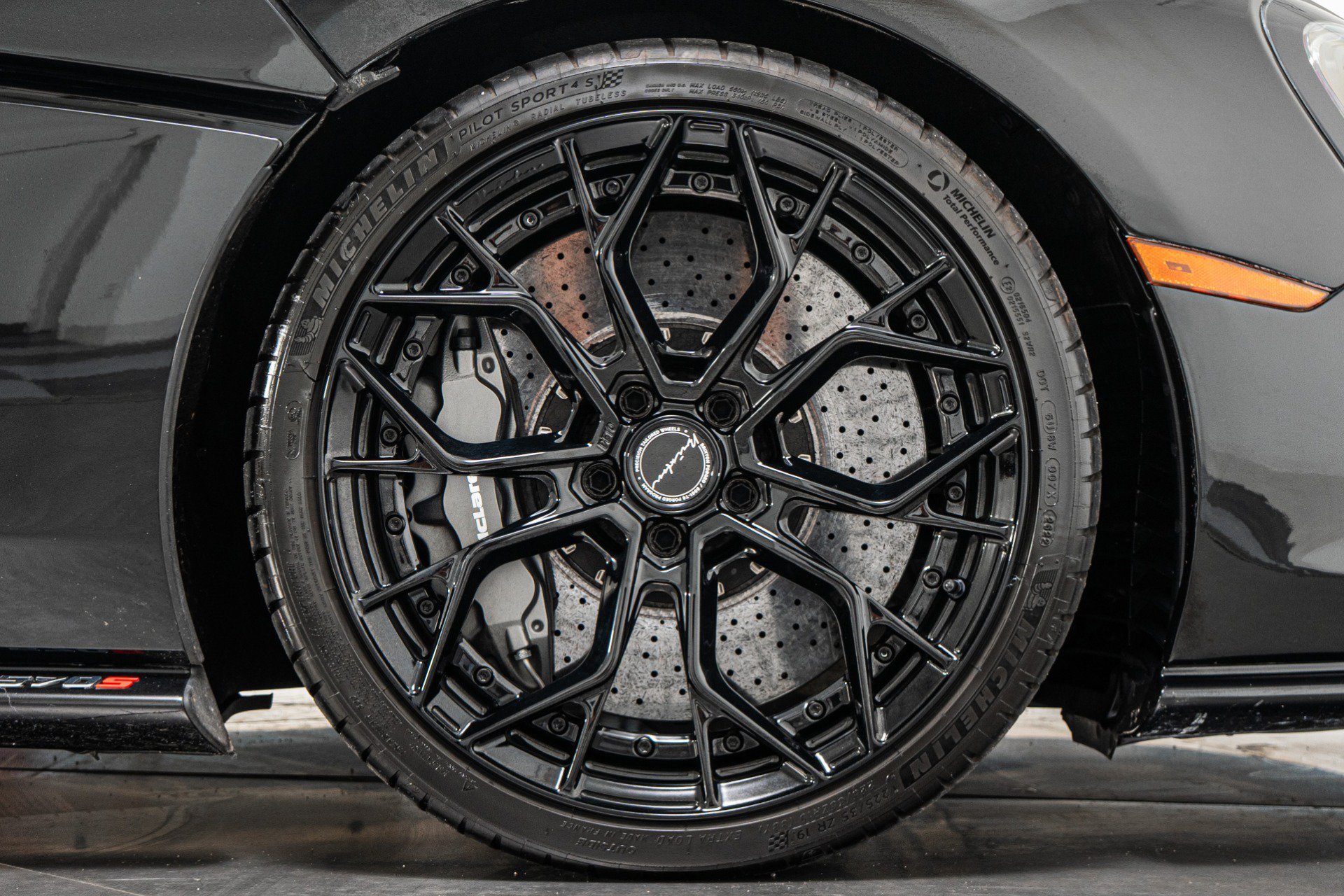 Used 2020 McLaren 570S Spider RWD image 43