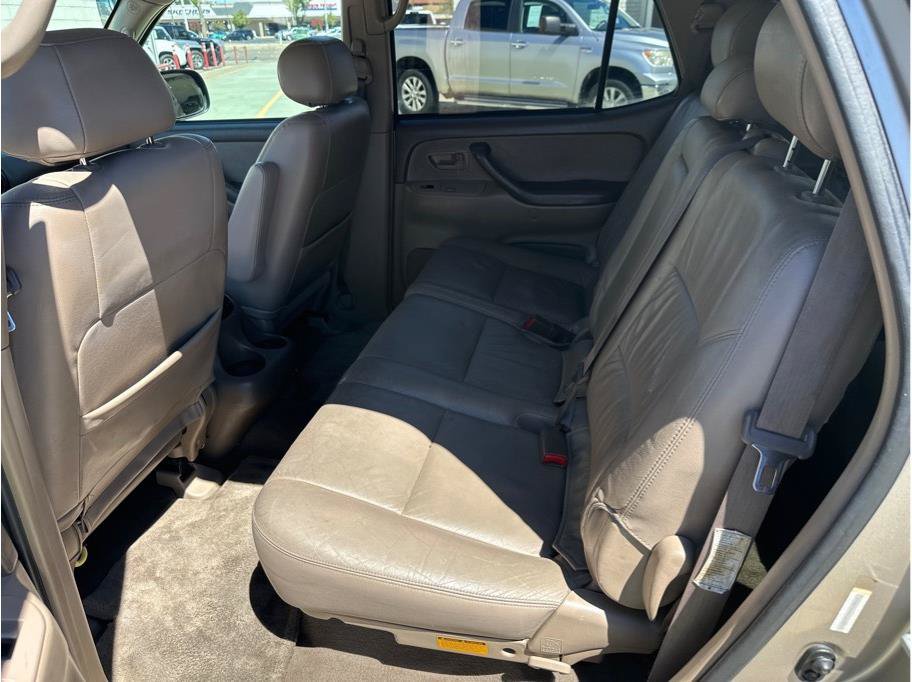 Used 2004 Toyota Sequoia SR5 RWD image 16