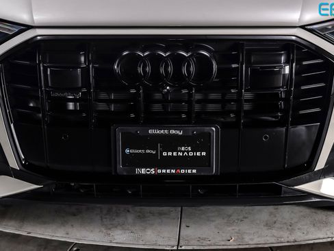 Used 2023 Audi Q7 2.0T Premium Plus w/ Premium Plus Package AWD/4WD image 9