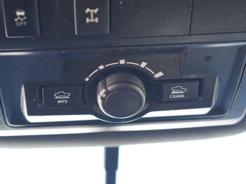Used 2017 Toyota Tacoma TRD Off-Road AWD/4WD image 33