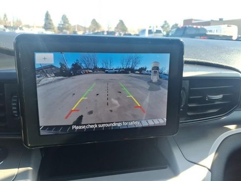 Used 2024 Ford Explorer XLT image 21