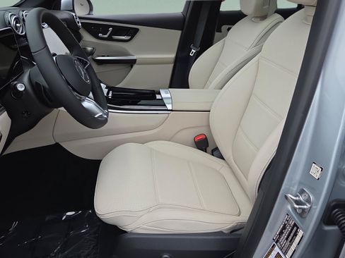 New 2026 Mercedes-Benz GLC 300 image 9
