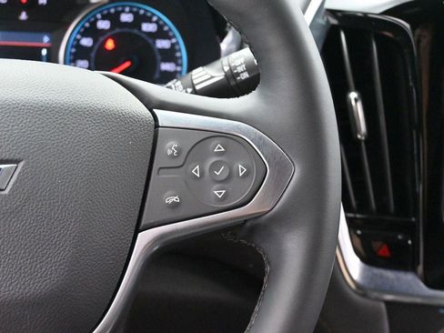 Used 2023 Chevrolet Traverse RS FWD image 15
