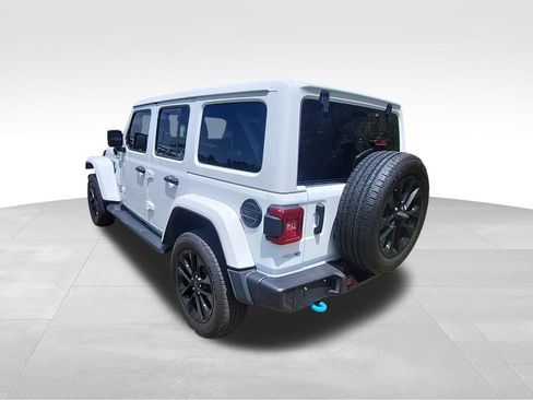 Certified 2024 Jeep Wrangler Unlimited Sahara w/ Technology Group AWD/4WD image 25