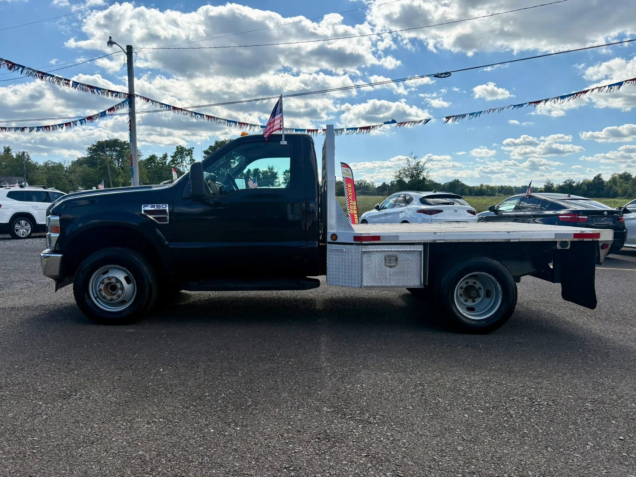 Used 2009 Ford F350 4x4 Regular Cab DRW Super Duty image 2