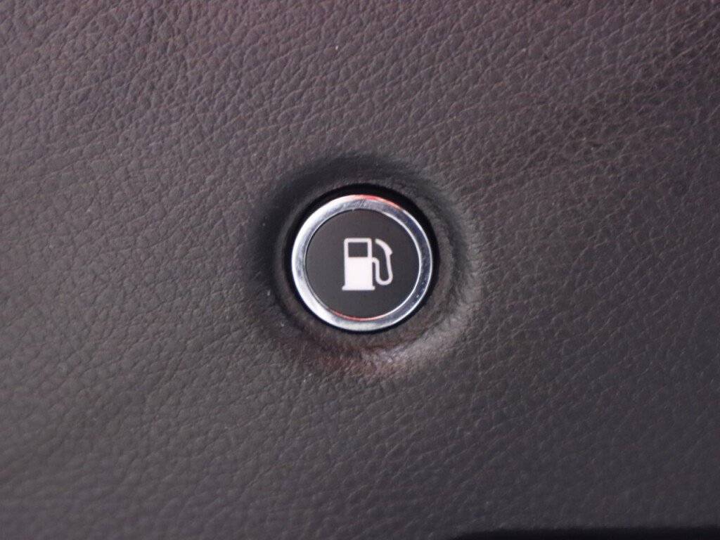 Used 2019 Dodge Durango R/T w/ Technology Group AWD/4WD image 11