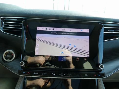 Used 2024 Jeep Wagoneer Series II w/ Premium Group I image 36