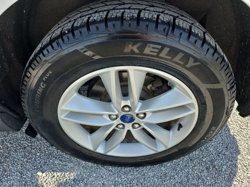 Used 2016 Ford Edge SEL w/ Equipment Group 201A AWD/4WD image 28
