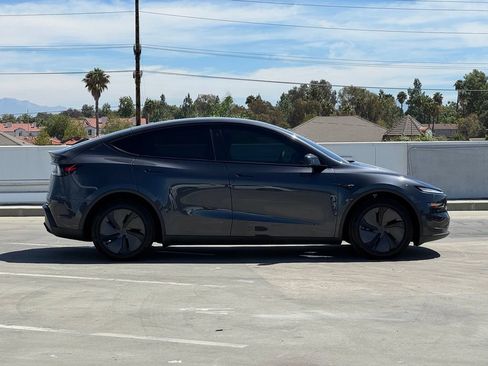 Used 2026 Tesla Model Y Long Range AWD/4WD image 14
