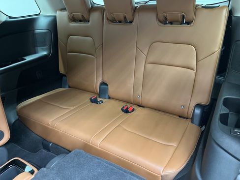 Used 2025 Nissan Pathfinder Platinum image 22